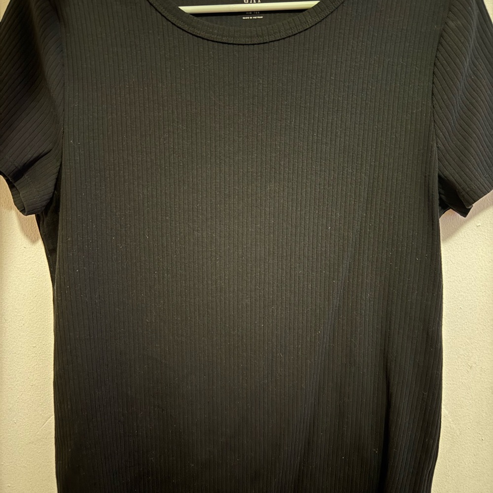 GAP Black Ribbed Tee